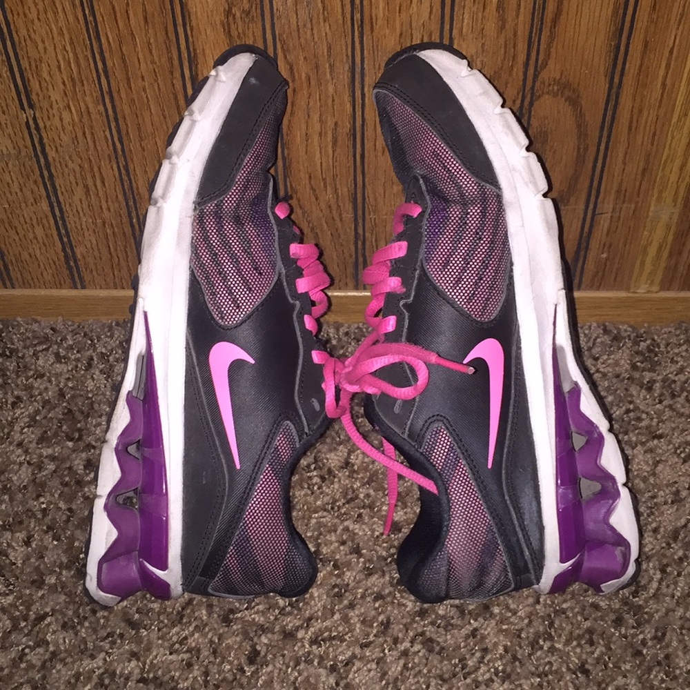 Reax Run Nike Shoes - Picture 6 of 8
